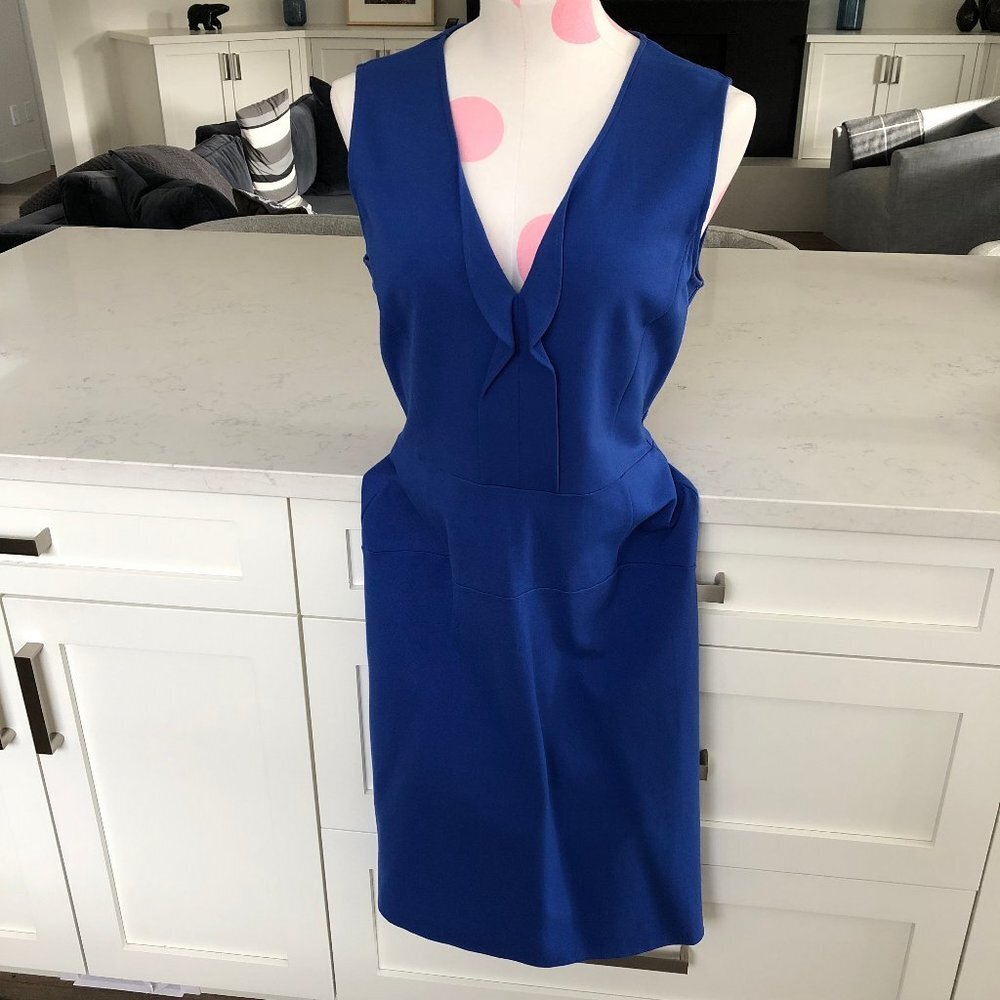 Neiman Marcus Slvless V Neck Fit & Flare Rayon Blend Dress w Ruffle Blue Sz 10